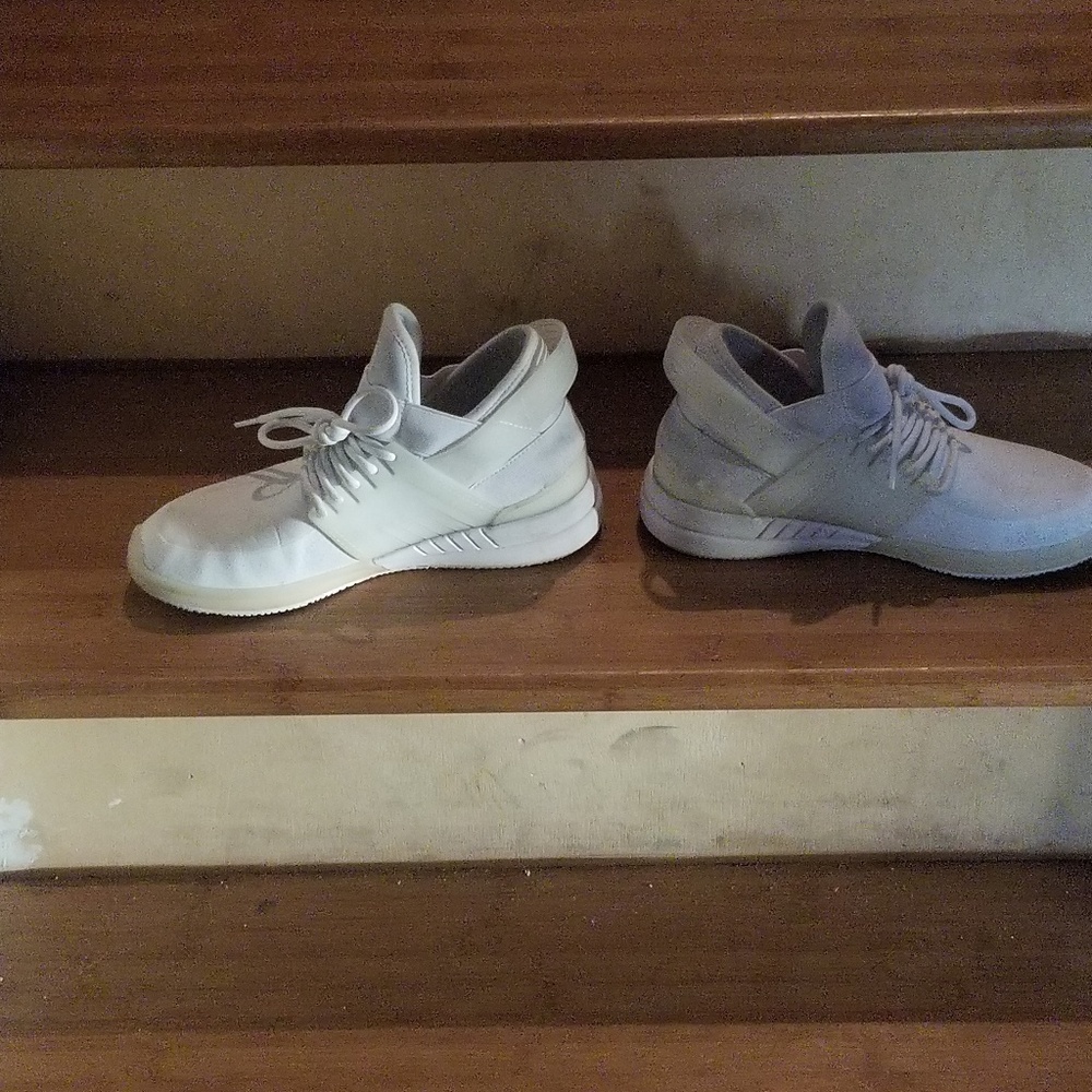 Shoes - Picture 2 of 6